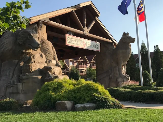 How To Save Money at Great Wolf Lodge, Great Wolf Lodge Savings Plan, Great Wolf Lodge Tips, Family Travel, Traveling With Kids