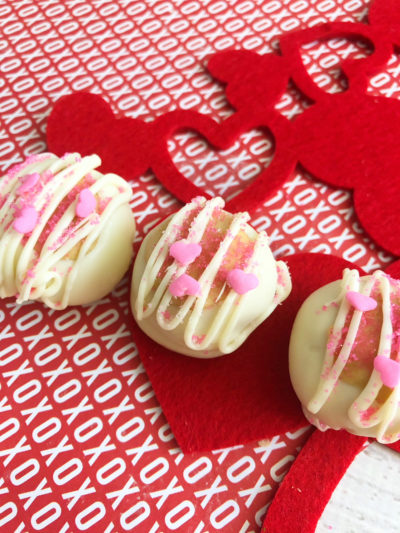 These easy Valentine's Day Peanut Butter Balls are perfect as a homemade gift idea or treat! #valentinesday #Valentines 