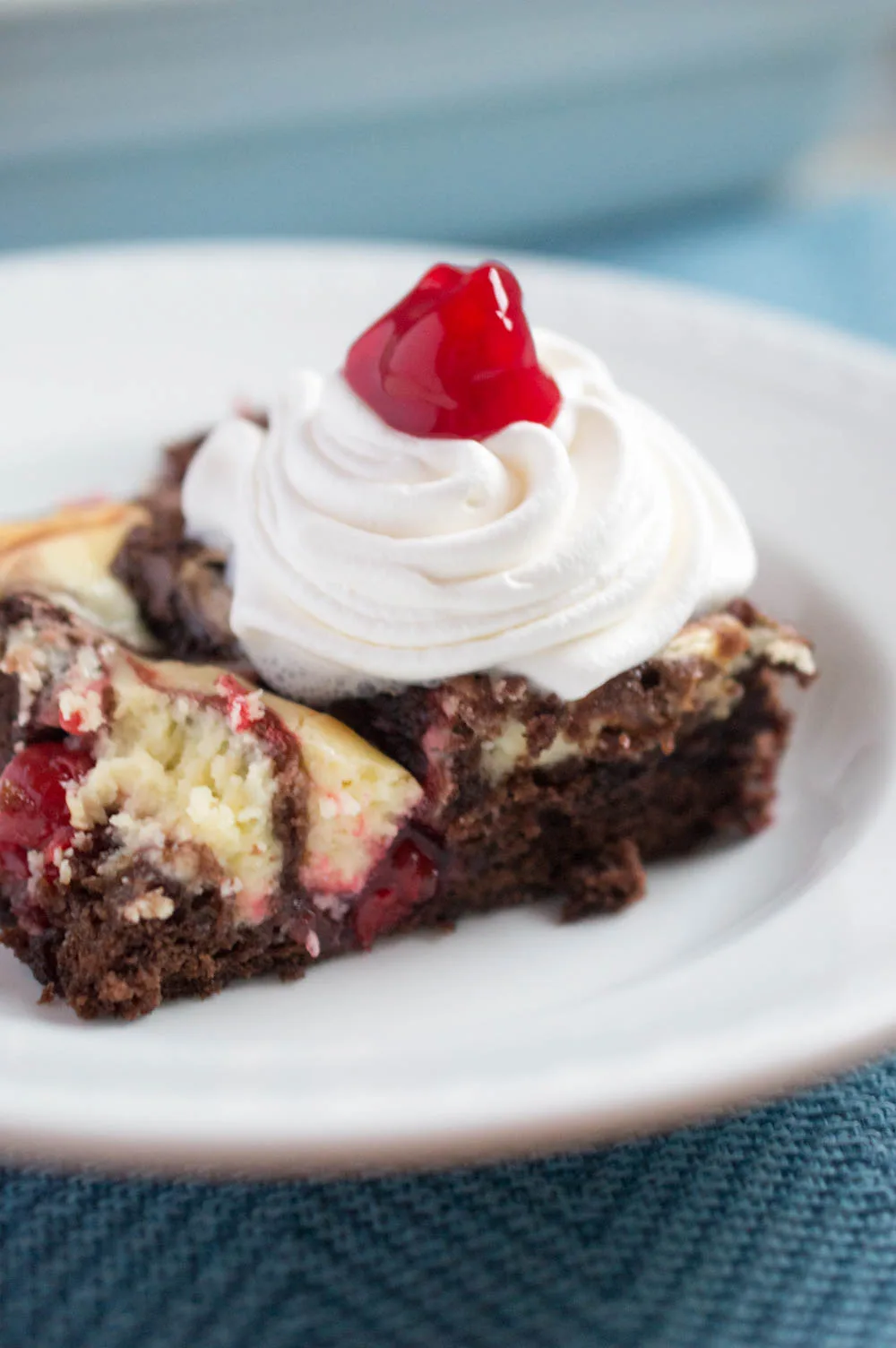 Cherry Cheesecake Brownies, Cherry Cheesecake Brownie, Easy Brownie Recipe, One Bowl Brownies, Easy Desserts