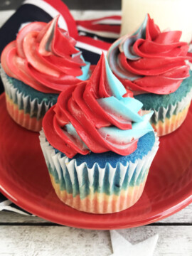Easy Patriotic Dessert, Patriotic Cupcakes, Red White and Blue Dessert, Patriotic Dessert