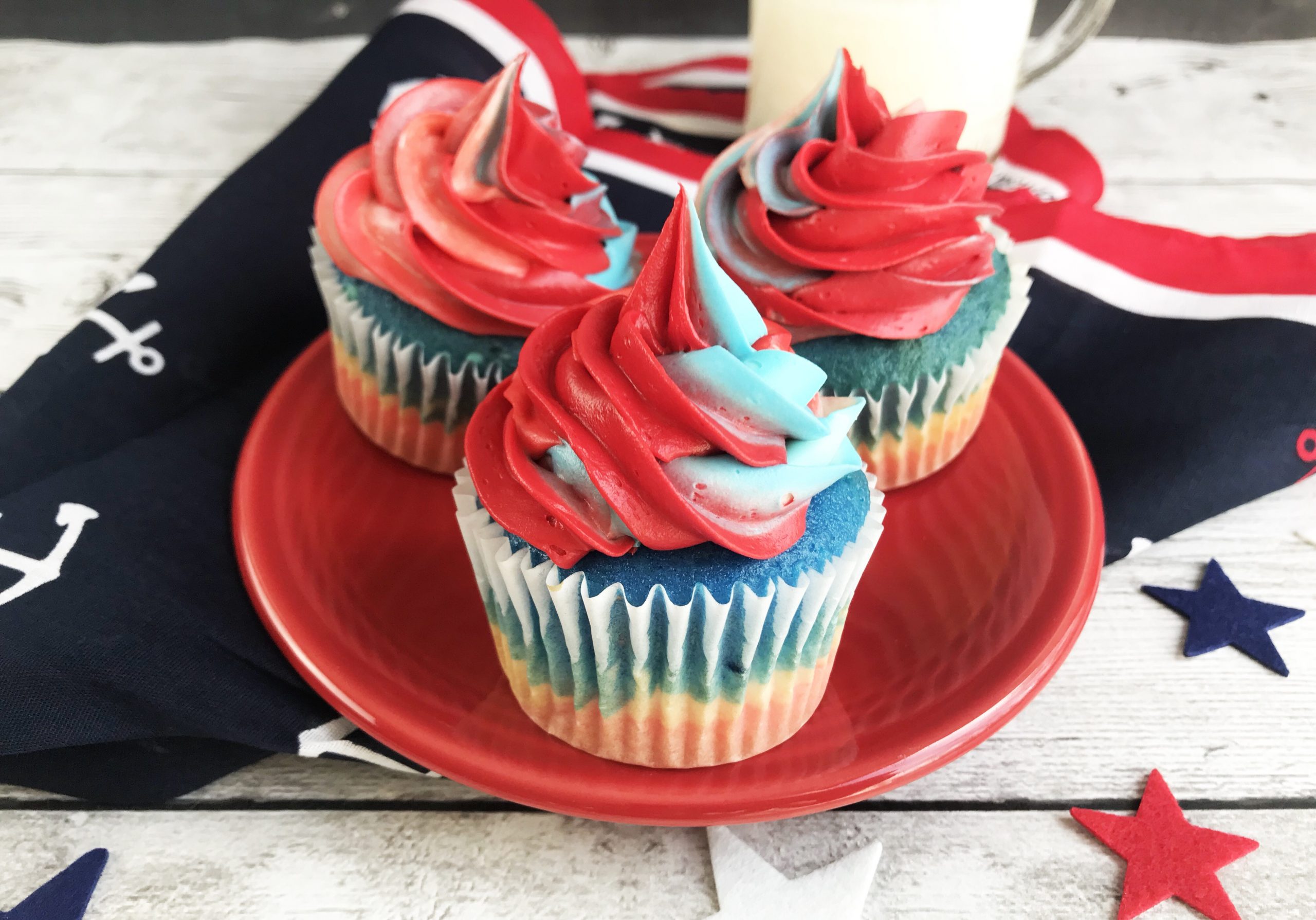 Easy Patriotic Dessert, Patriotic Cupcakes, Red White and Blue Dessert, Patriotic Dessert