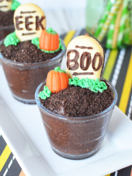 Halloween Kids Dessert, Halloween Dessert, Halloween Pudding Cups, easy Halloween dessert, dessert, halloween