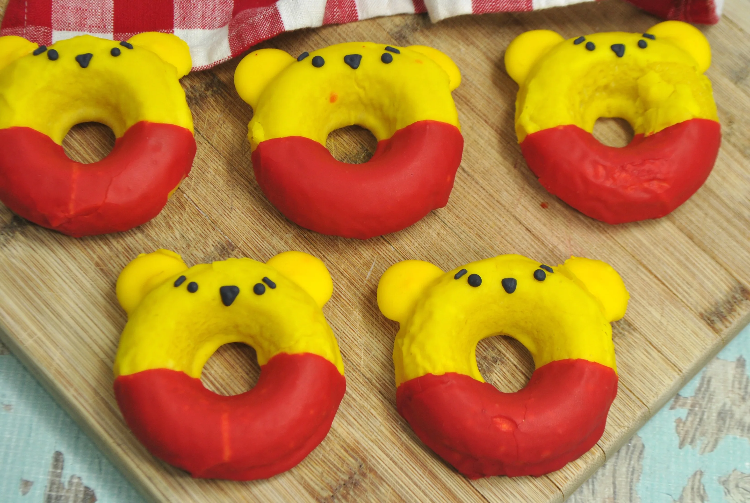 Winnie The Pooh Donut Recipe, Winnie The Pooh, Christopher Robin Movie, Disney's Christopher Robin