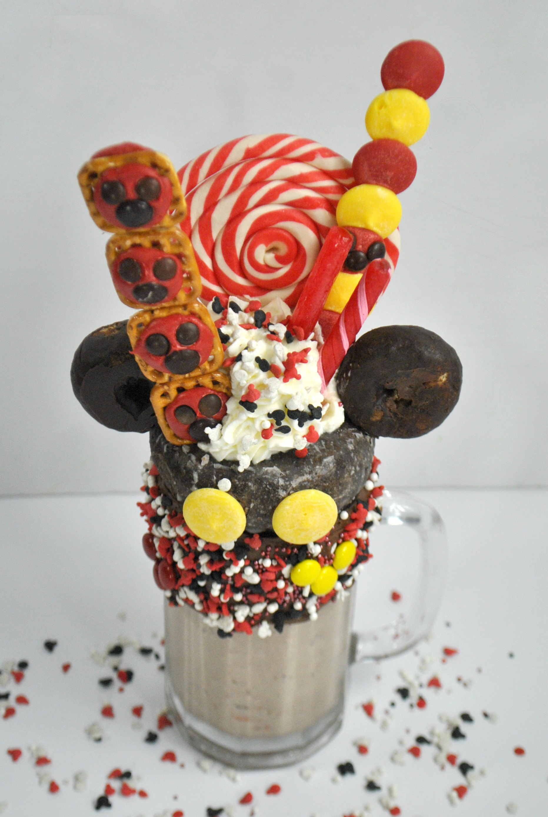 Mickey Mouse Milkshake, Mickey Mouse Milkshake Recipe, Mickey Mouse Freakshake