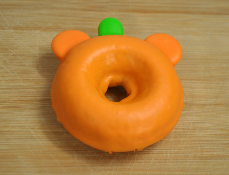 Mickey Pumpkin Donuts, Mickey Doughnuts, Halloween Disney Treats, Halloween Baking