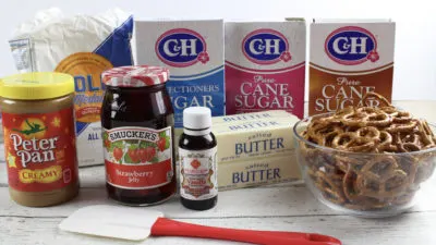 Peanut Butter and Jelly Pretzel Bars, Peanut Butter and Jelly Bars, Dessert Bars Recipe, Dessert Recipe, Easy Dessert Recipe