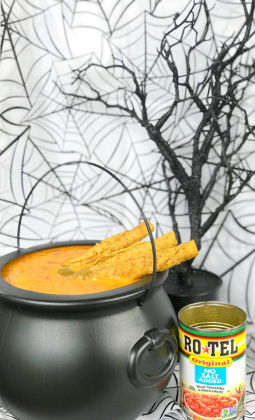 Halloween Cheese Dip, Halloween Chili Con Queso, Halloween Zombie Fingers, Halloween Recipe, Halloween Appetizer