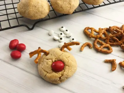 Peanut Butter Blossoms, Easy Christmas Cookies, Christmas Reindeer Cookies, Easy Christmas Cookies