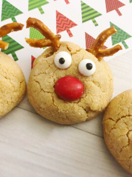 Peanut Butter Blossoms, Easy Christmas Cookies, Christmas Reindeer Cookies, Easy Christmas Cookies