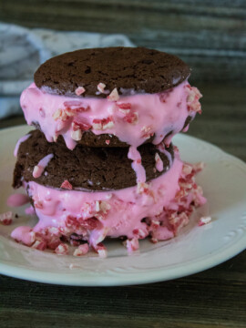 Homemade Peppermint Ice Cream, Homemade Peppermint Ice Cream Sandwiches, Peppermint Recipes, Christmas Peppermint Recipes