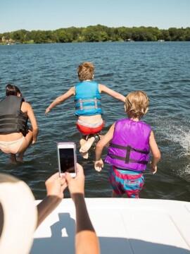 Family boating, benefits of owning a boat, benefits of family boating