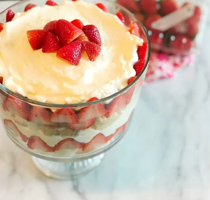 Strawberry trifle recipe, best strawberry trifle recipe, strawberry trifle recipe with alcohol, grand marnier strawberry trifle