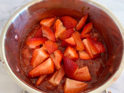 old fashioned strawberry pie, strawberry pie, easy strawberry pie, strawberry pie with glaze