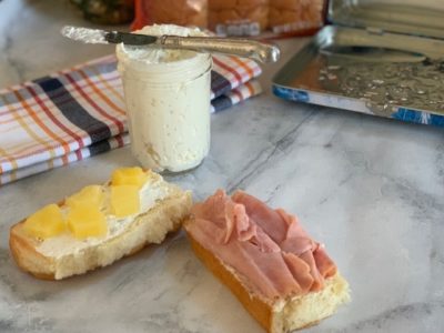 Creative School Lunch, King's Hawaiian Bread Recipes, King's Hawaiian Bread ideas, Easy School Lunch Ideas, Creative School Lunch Ideas