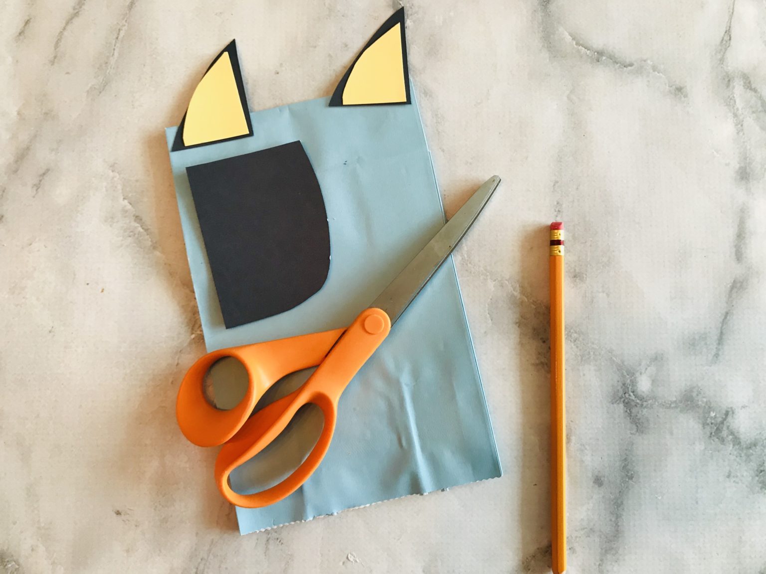 DIY Disney Junior Bluey Craft Puppets (VIDEO TUTORIAL)