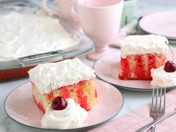 Cherry Poke Cake Recipe, Easy Cherry Poke Cake, Spring Dessert, Summer Dessert, Spring Cake, Easter Dessert, Sheet Cake