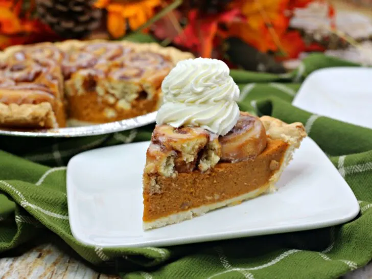 Cinnamon Roll Pumpkin Pie Recipe, Thanksgiving Dessert