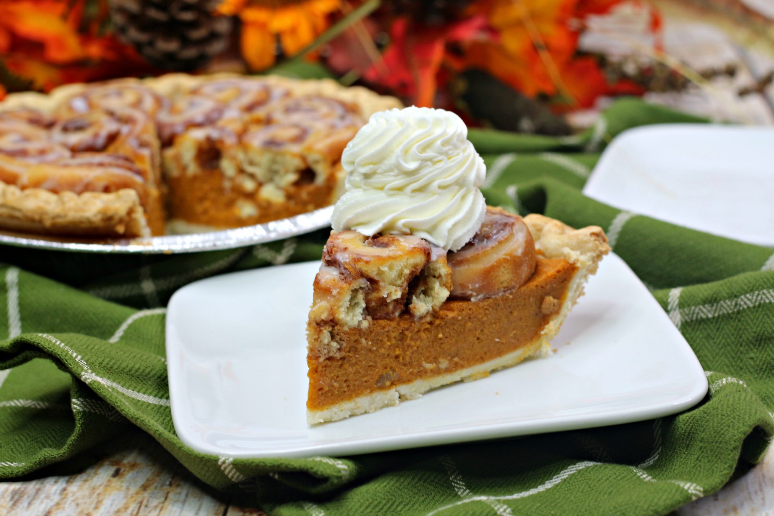 Cinnamon Roll Pumpkin Pie Recipe, Thanksgiving Dessert