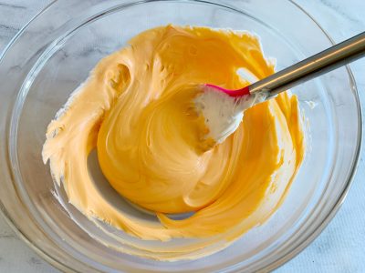 How to make orange colored frosting