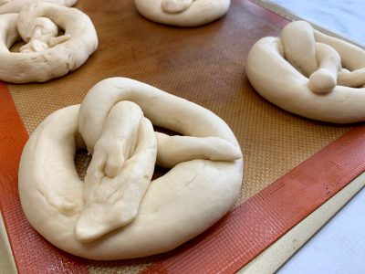 How to make pretzel shape out of dough