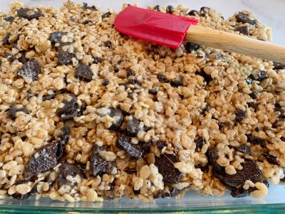 Spreading into the baking dish with spatula