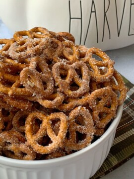 Pumpkin Spice Pretzel Recipe, How To Make Pumpkin Spiced Pretzels