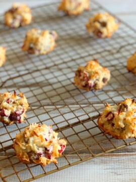Easy Cranberry Chocolate Chip Coconut Macaroons Recipe