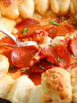 Cheesy Skillet Pizza Dip Recipe