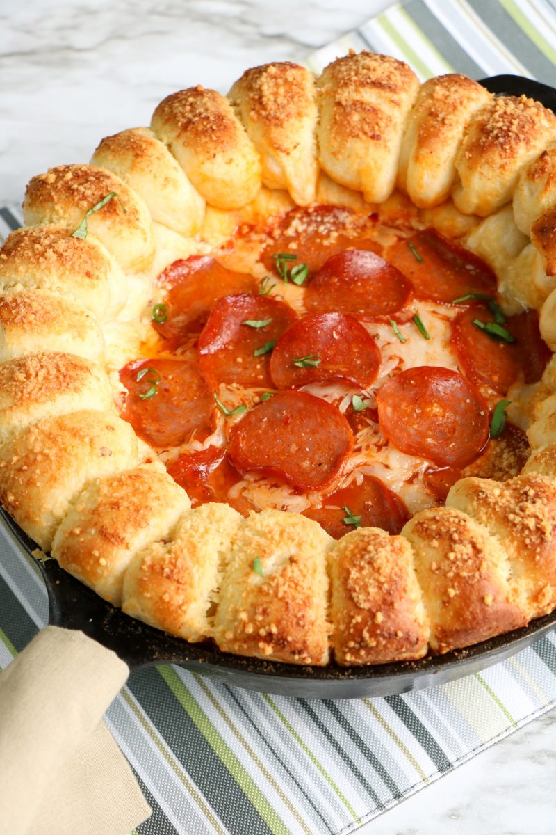 Cheesy Italian Skillet Pizza Dip Recipe (With Bread For Dipping)