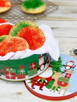 Old-Fashioned Sour Cream Sugar Cookies Recipe