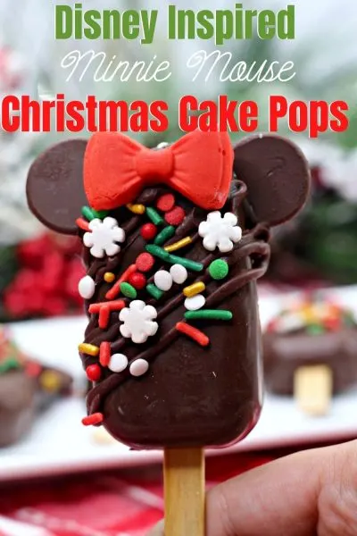 Bring home the Disney magic with these fun Minnie and Mickey Christmas Cake Pops recipe! Dream of your next Disney vacation during the holiday season. #MickeyFood #DisneyParks #Christmas #CakePops