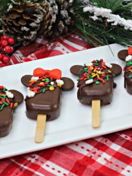 Disney Inspired Christmas Cake Pop Recipe - Mickey Mouse Shape