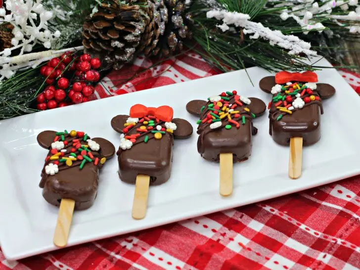 Disney Inspired Christmas Cake Pop Recipe - Mickey Mouse Shape