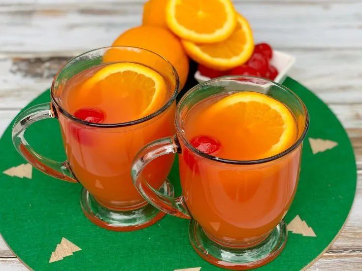 Easy Non-Alcoholic Christmas Punch Recipe (With Cherry and Orange)