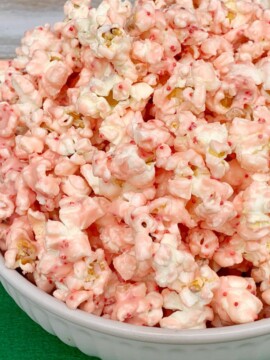 White Chocolate Peppermint Popcorn Christmas Snack Recipe