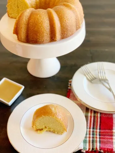 Pound Cake With Amaretto Glaze Pound Cake With Amaretto Glaze