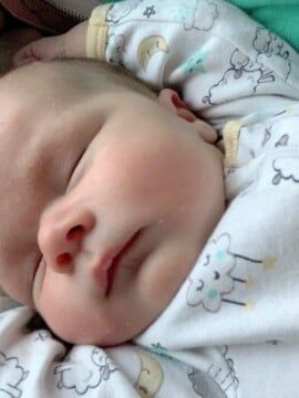 How to help baby sleep on vacation