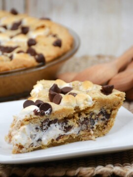 easy s'mores pie recipe with marshmallow fluff and graham cracker crust