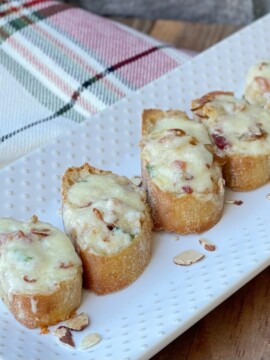 Easy Bacon and Cheese Crostini Appetizer Recipe