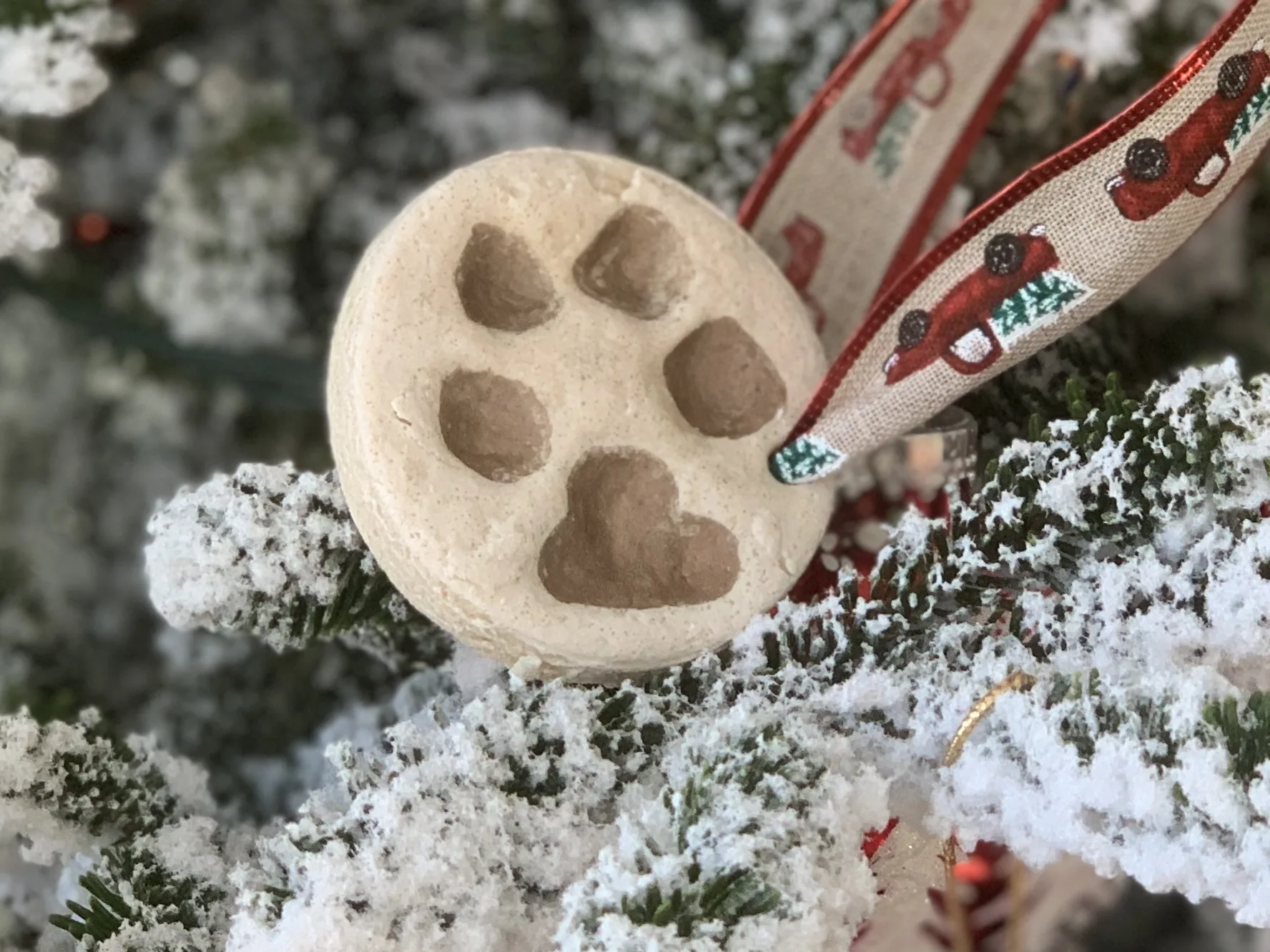 How to make a homemade paw print Christmas ornament