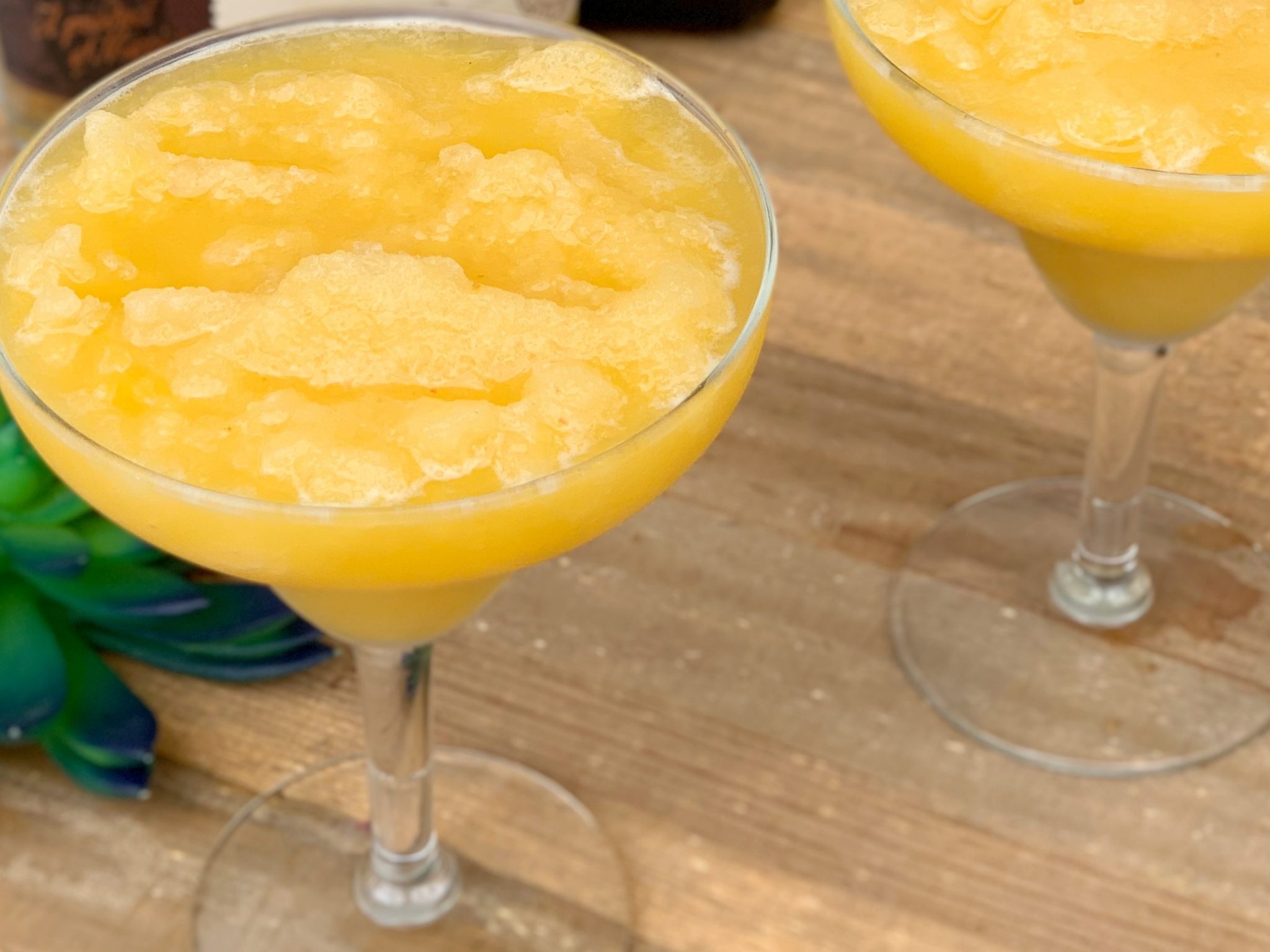 Easy Frozen Peach Margarita Recipe