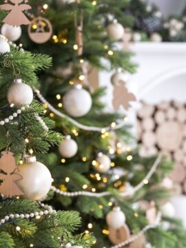How to prevent a Christmas tree fire in your home