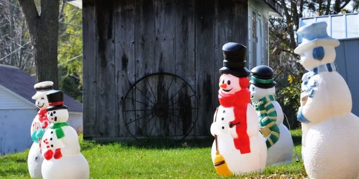 Image for How to Clean and Restore Christmas Blow Molds