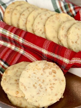 Buttery Toffee Shortbread Cookie Recipe