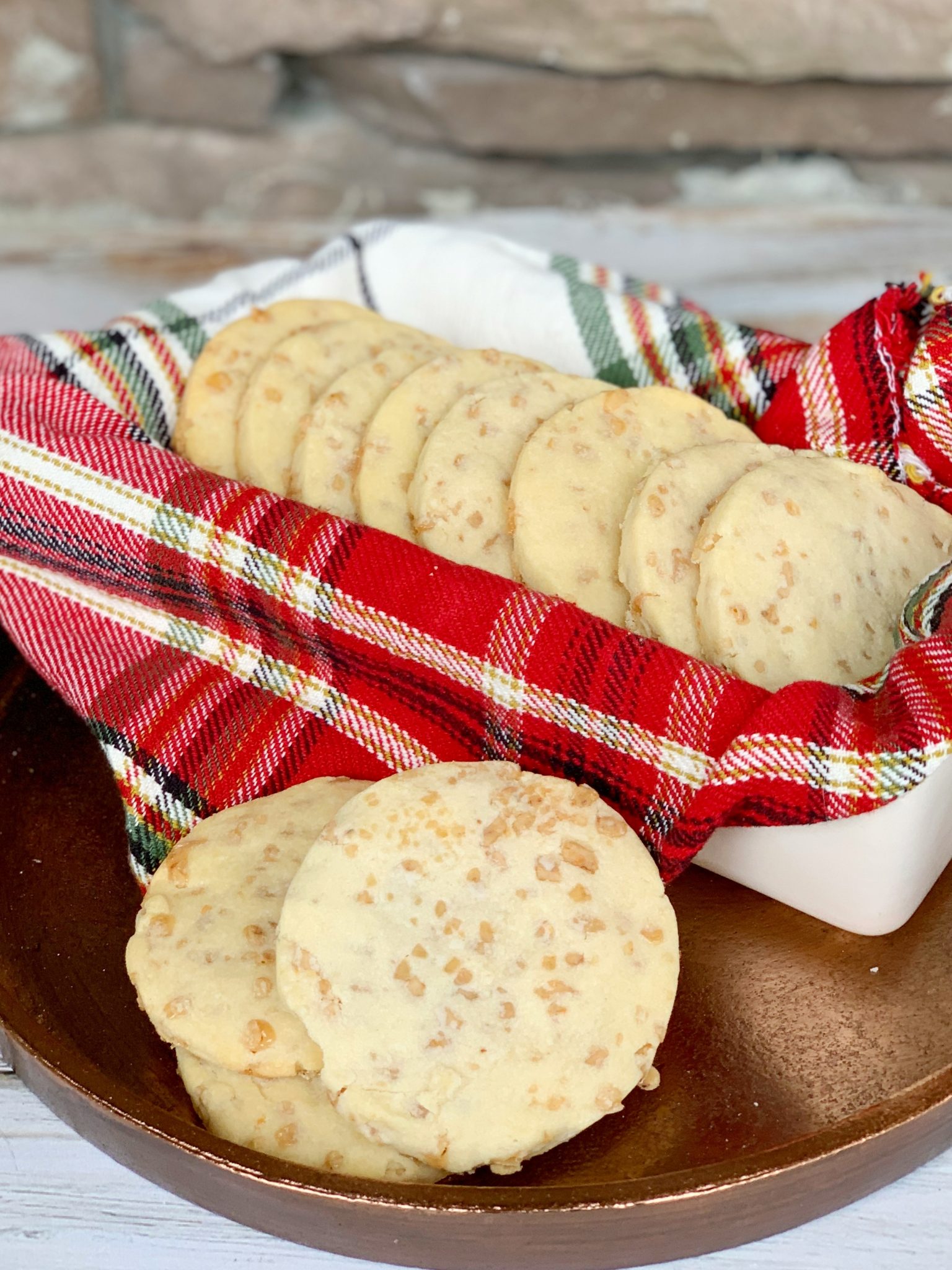 Buttery Toffee Shortbread Cookies