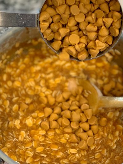 Adding butterscotch pudding and chips Adding butterscotch pudding and chips