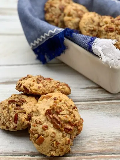 Baked cookies in basket