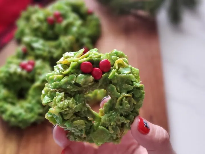No-bake Christmas Wreath Cookie Recipe