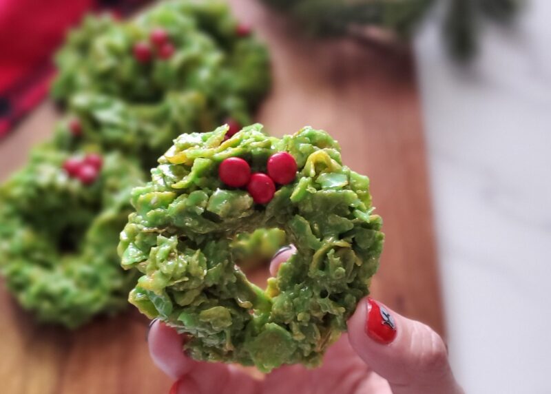 No-bake Christmas Wreath Cookie Recipe