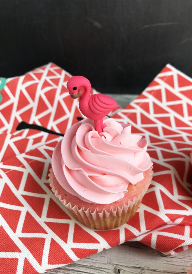 The perfect Pink Flamingo Cupcakes to make for parties.